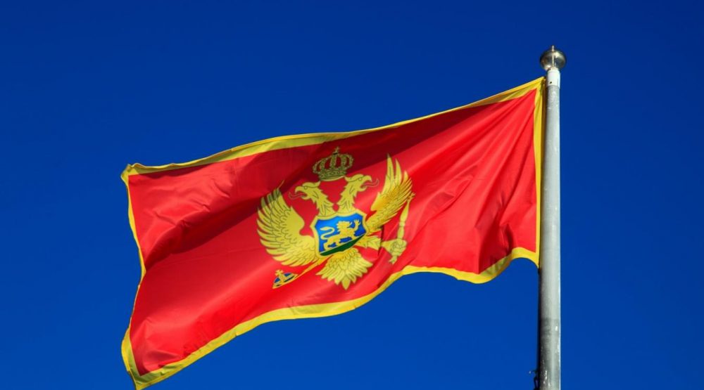 multimedia_foto_2016_07_21_zastava-crne-gore-1000x555.jpg