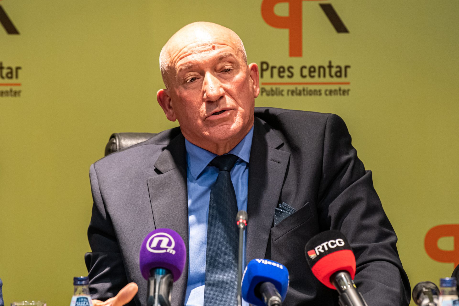 PEN centar: Vrhovni državni tužilac da omogući Katniću odbranu sa slobode