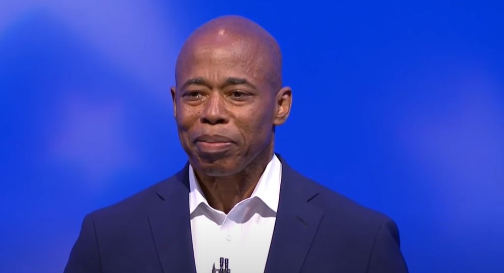 Bivši gradonačelnik Njujorka Erik Adams dobio albansko državljanstvo