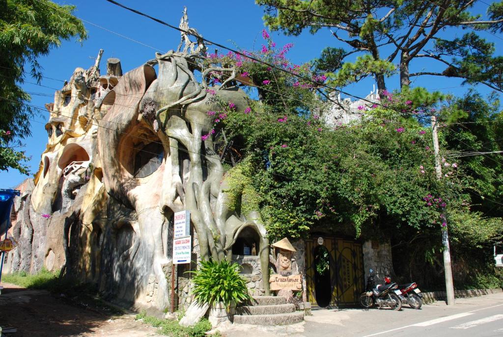 Vijetnamska luda kuća
