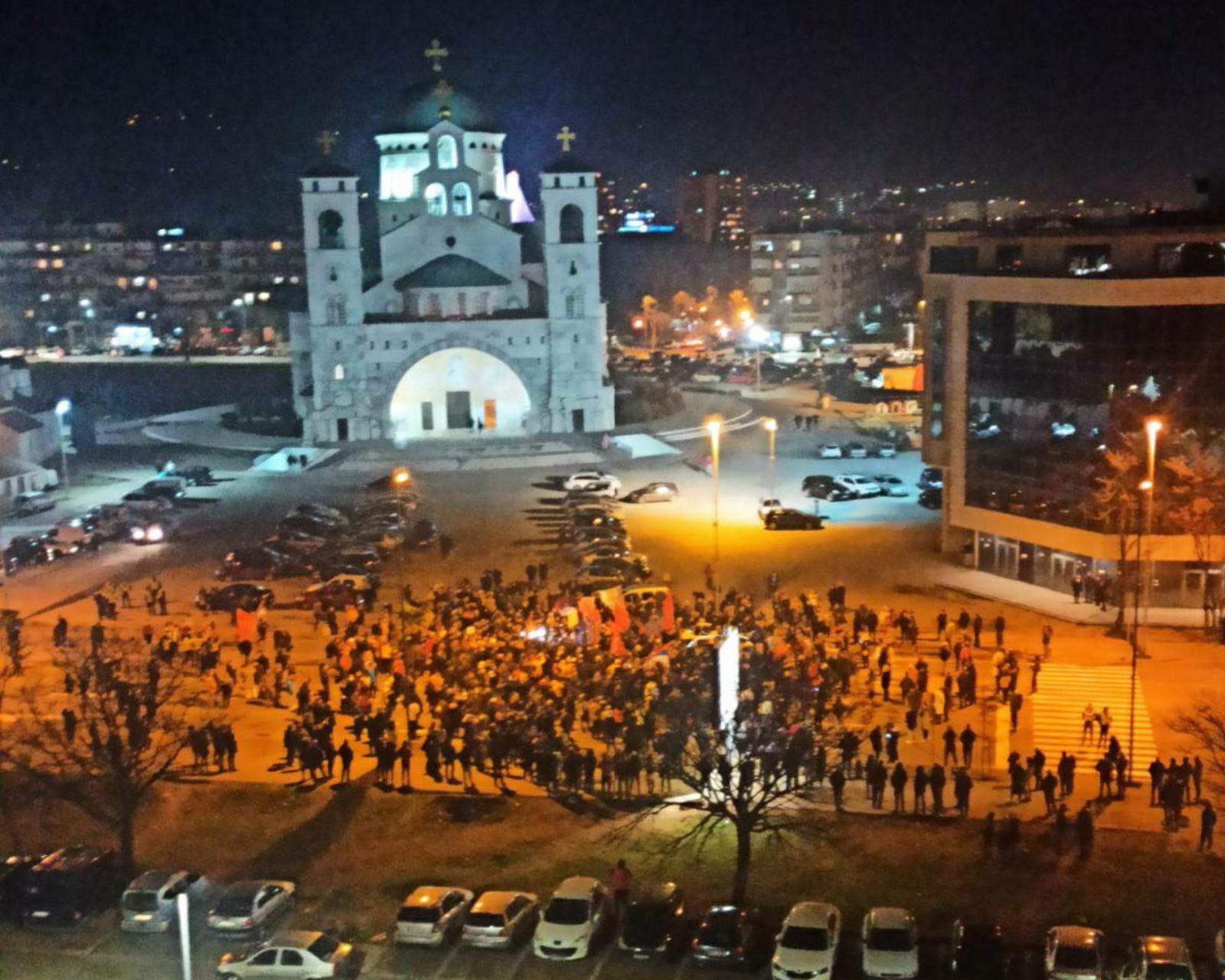 Sa večerašnjeg protesta