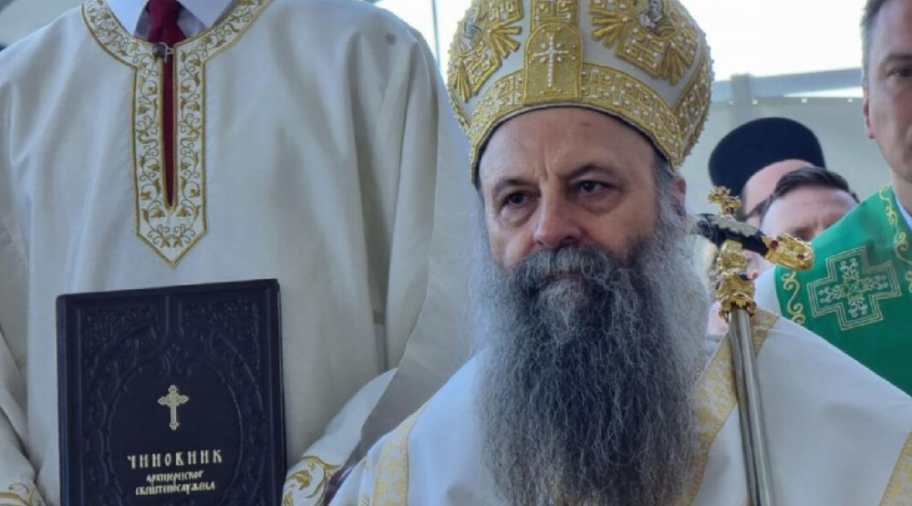 Patrijarh služio liturgiju u Pećkoj patrijaršiji: Radosni pozdrav “Hristos vaskrse” otkriva samu smisao života
