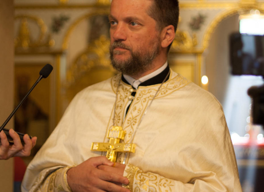 Gojko Perović podržao Grigorija: Drago mi je da sjedim pored arhijereja koji je sa našim mitropolitom podržao studente