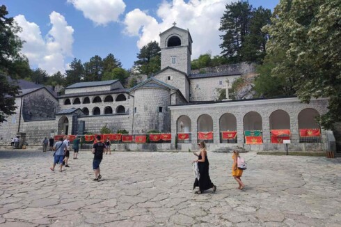 zastave, Cetinjski manastir