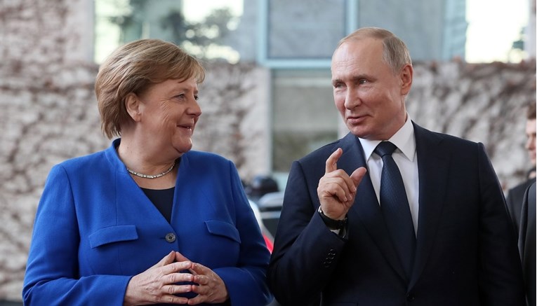 Merkel i Putin (Foto: EPA)