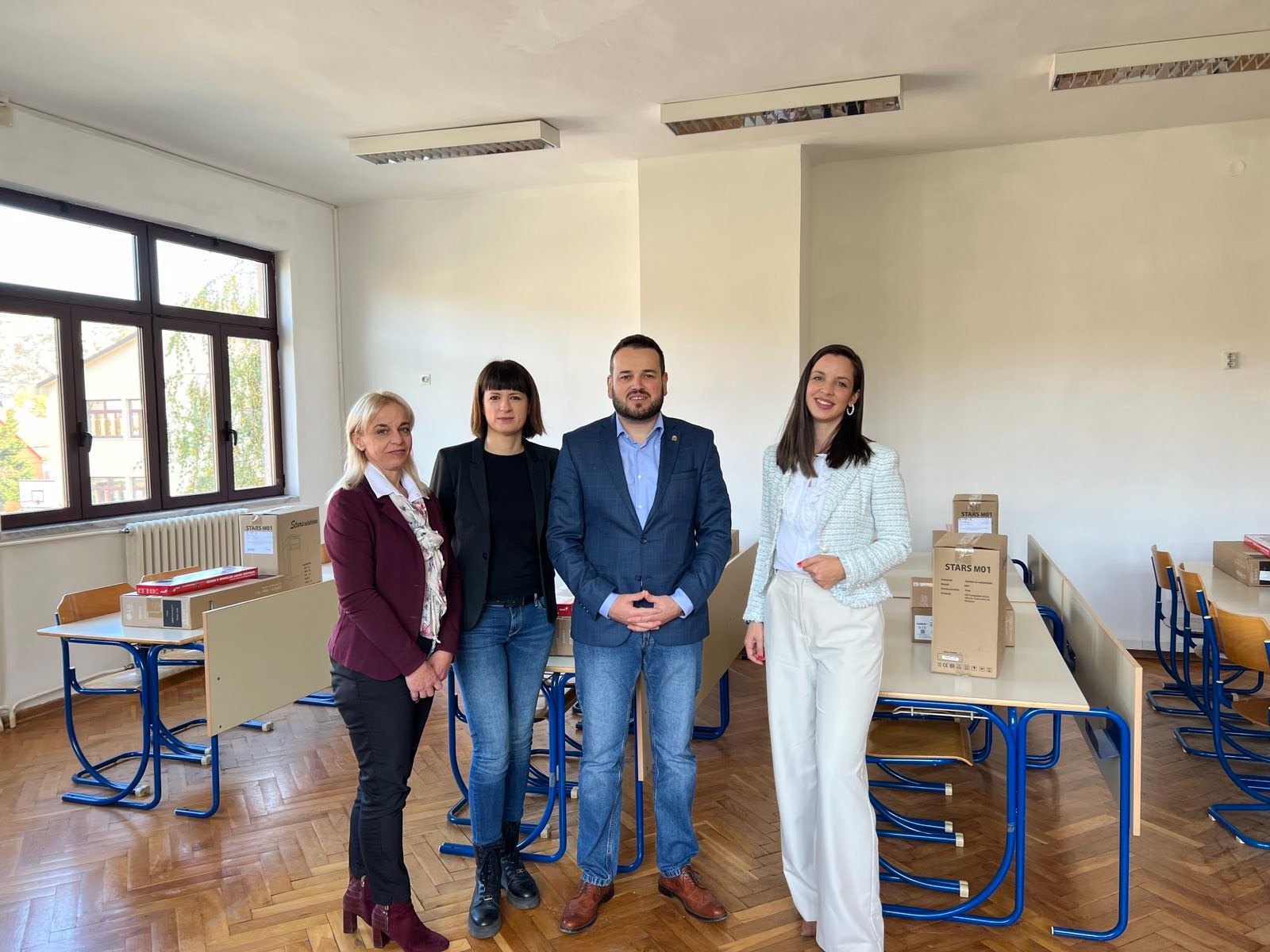 Donirani računari za OŠ ,,Njegoš'' i OŠ ,,LPO'' na Cetinju