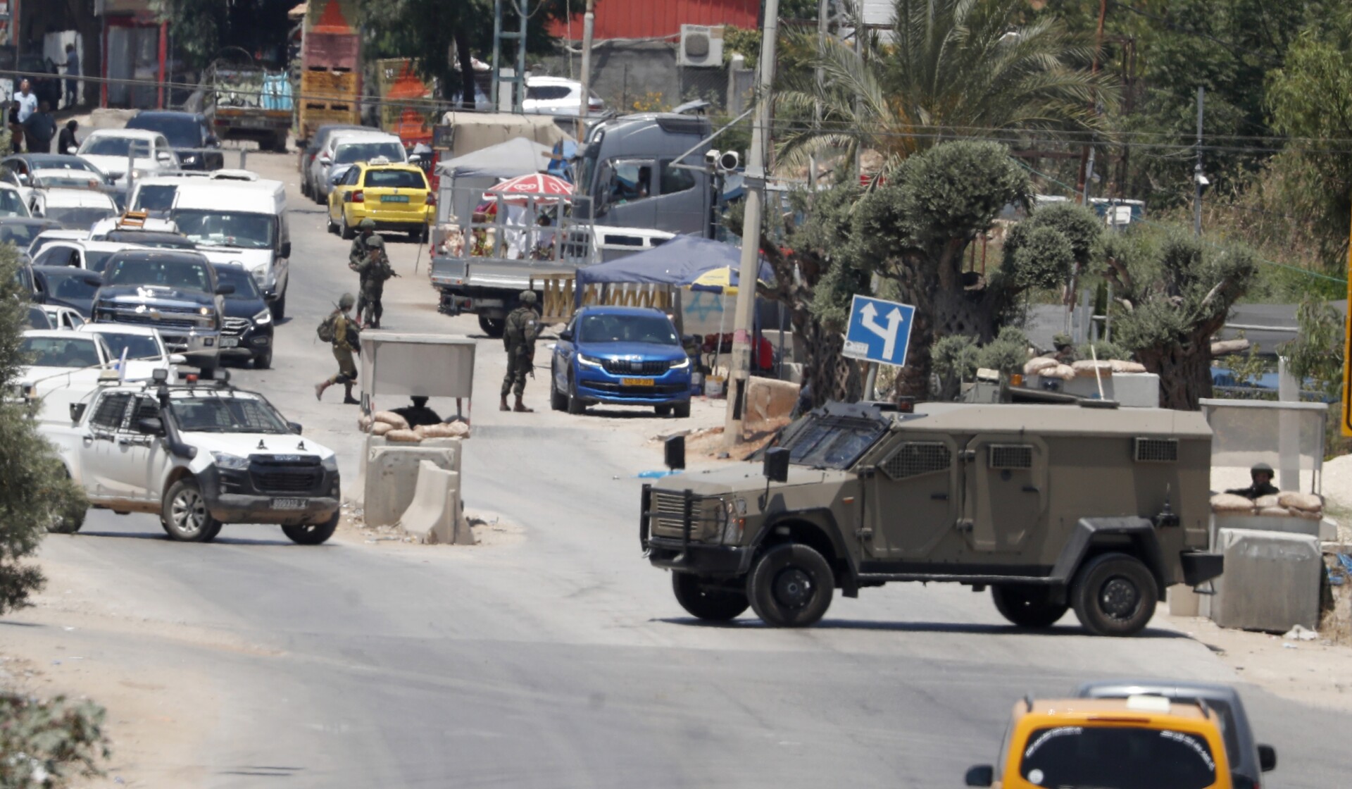 Iz sata u sat: Izraelski vojnici vezali ranjenog Palestinca za džip, IDF istražuje incident; SAD: Uništena tri pomorska drona Huta
