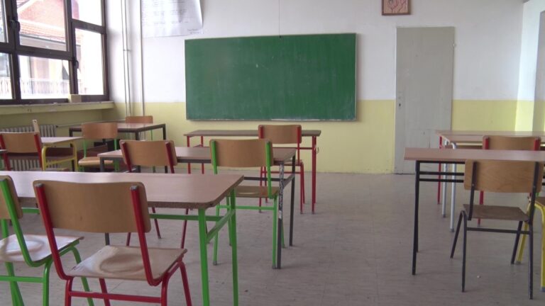 Učenica ispisana iz škole u Podgorici zbog nezadovoljstva roditelja nastavnicom