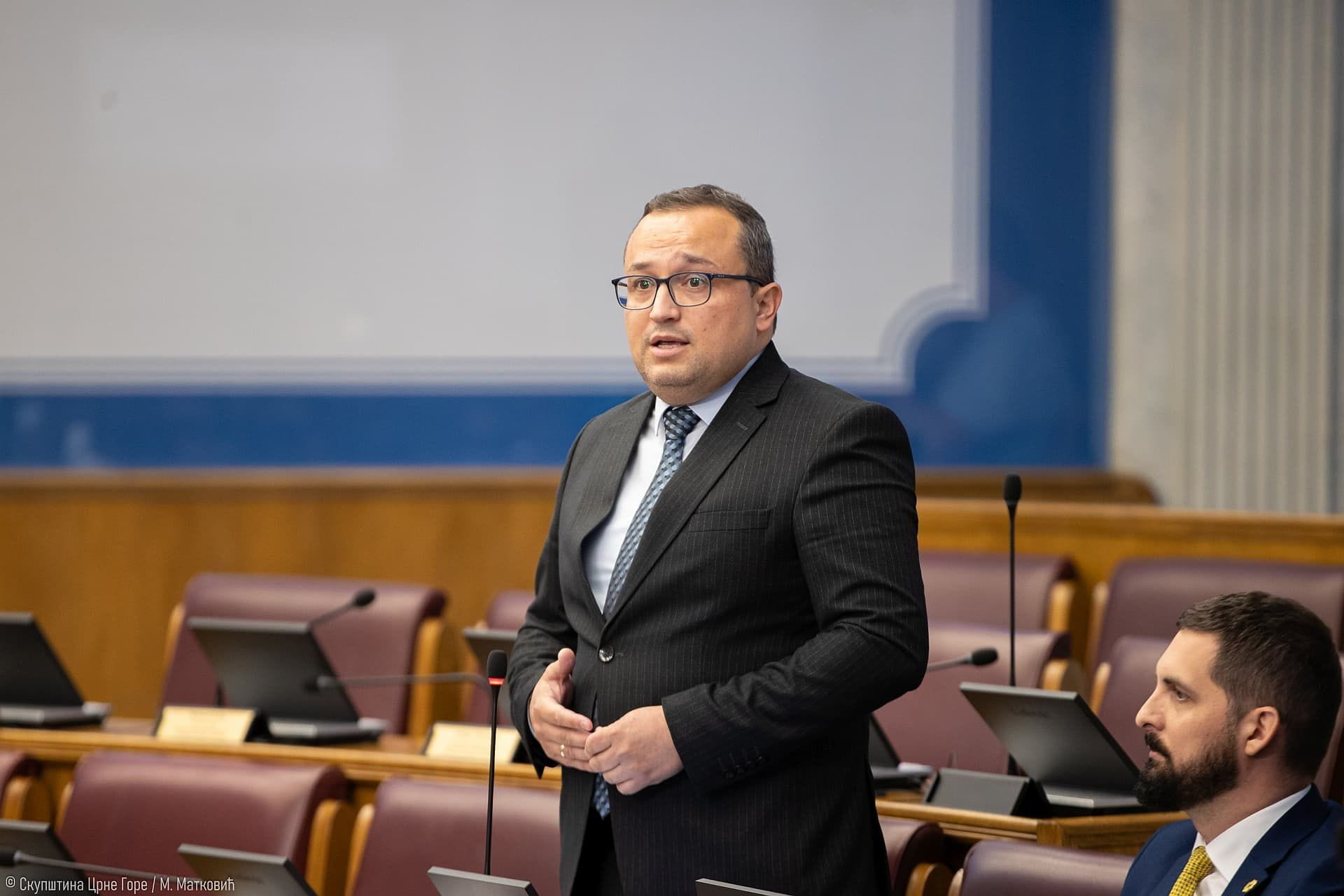 Ćeman: Vrijeđanje države i policijskih službenika mora biti kažnjivo