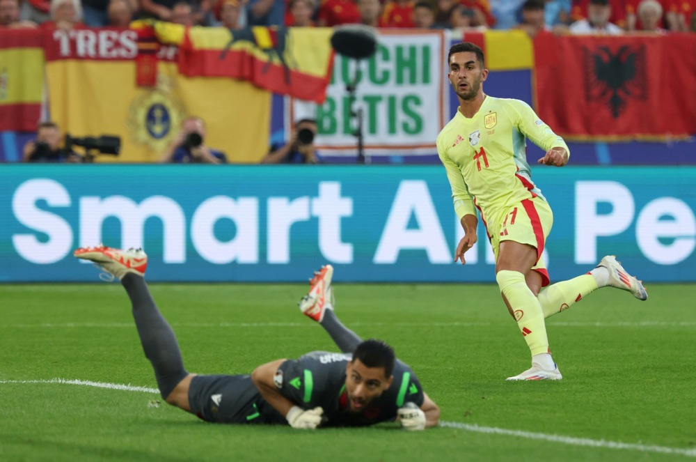 Feran Tores na cijeni: Velikani u redu za potpis