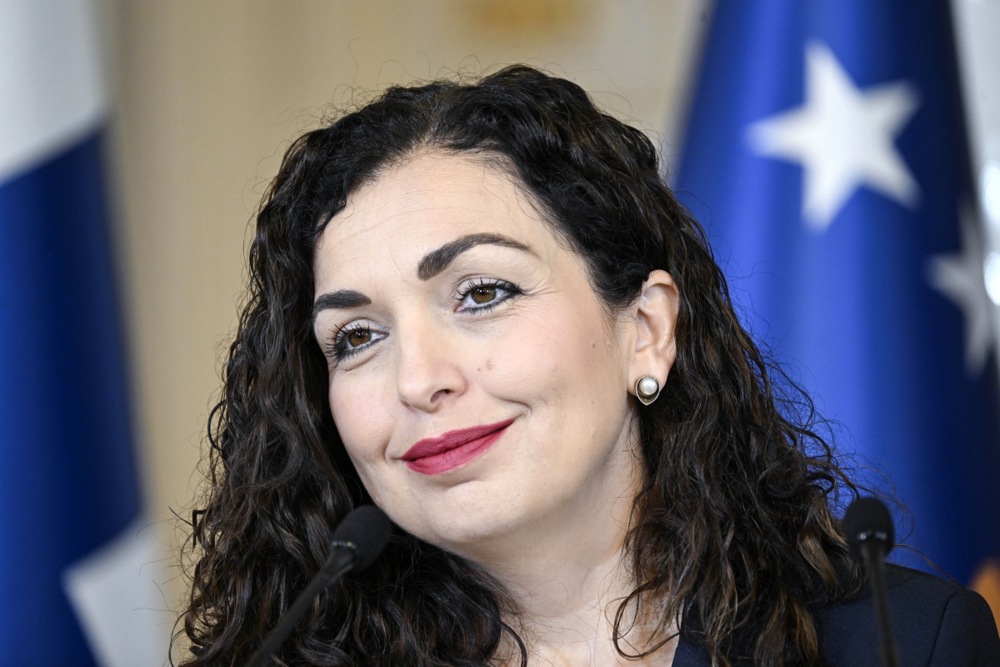 Osmani predala dužnost predsjednici kosovskog parlamenta