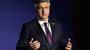 Foto: EPA-EFE/RADEK PIETRUSZKA