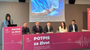 Sa pres konferencije; Foto: MINA