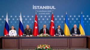 Juče u Istanbulu (Foto: EPA-EFE/Murat Gok/Turkish Foreign Ministry)
