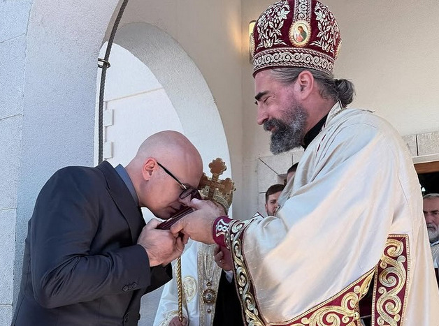 Zbog čega je Metodije odlikovao Vučića?