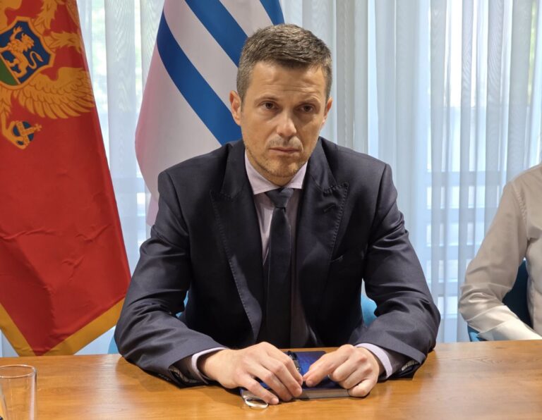 Mujović sa predstavnicima Ministarstva saobraćaja i ŽICG; Povezivanje bulevara Save Kovačevića i Josipa Broza jedan od gradskih prioriteta