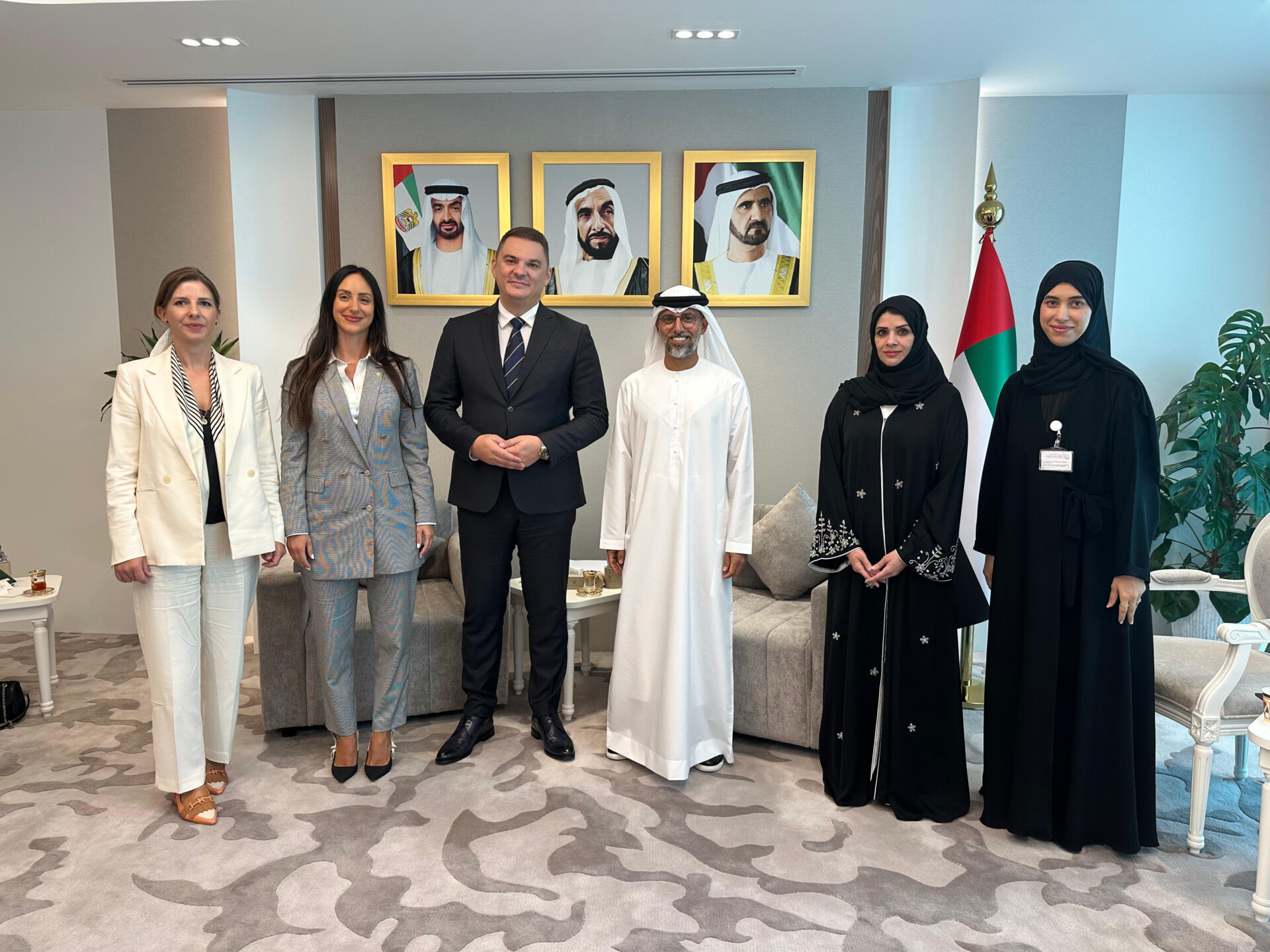 Šahmanović posjetio UAE: Crna Gora otvara prostor za nove investicije u oblasti solarne i vjetroenergije