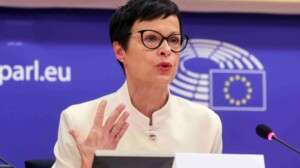 Foto: EPA/OLIVIER HOSLET