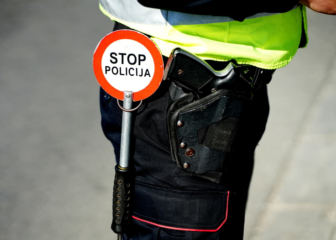 Za 24 sata 21 saobraćajna nezgoda, poginula jedna osoba