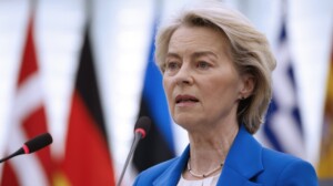 Foto: EPA/YOAN VALAT
