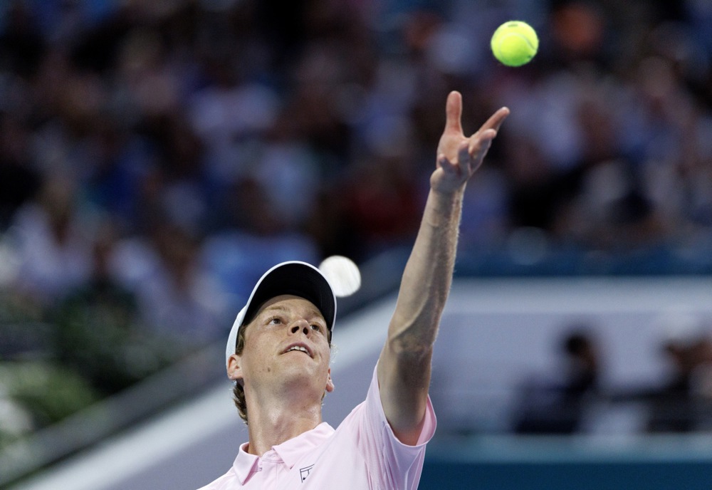 Siner konačno izgubio set, ali prošao dalje