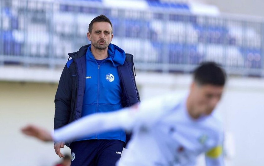 Peković bez emocija prema Dečiću