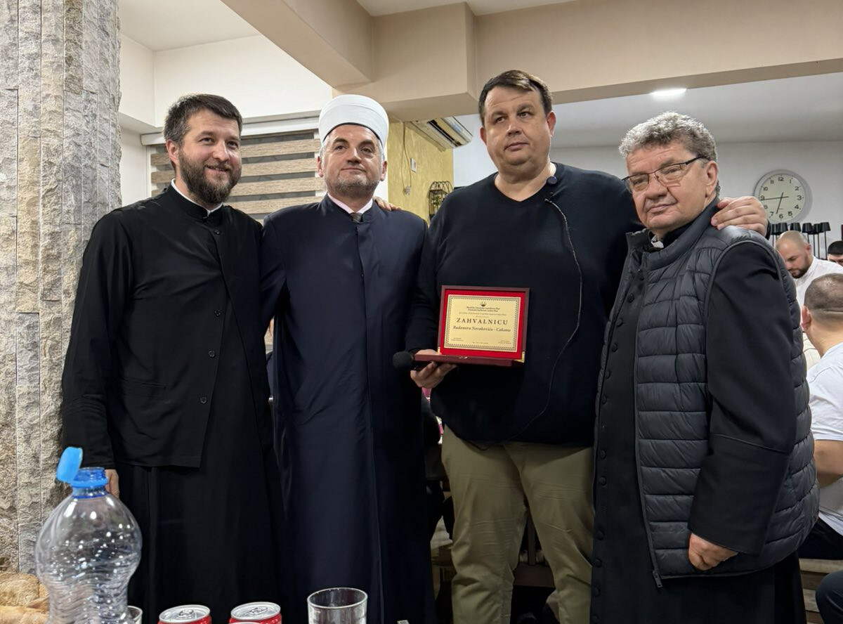 Biram Crnu Goru-Biram Bar: Novaković deseti put upriličio iftar za pripadnike islamske zajednice