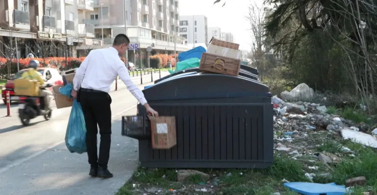 Građani u Siti kvartu negoduju zbog otpada pored kontejnera, pozivaju na odgovorniji odnos prema životnoj sredini
