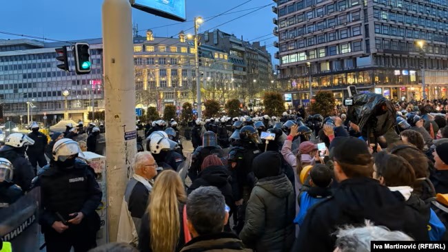 Više sukoba policije i demonstranata u Beogradu