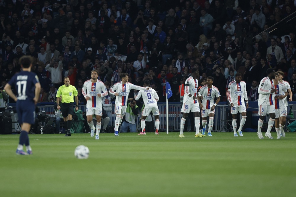 PSŽ izgubio, Lans opet u igri