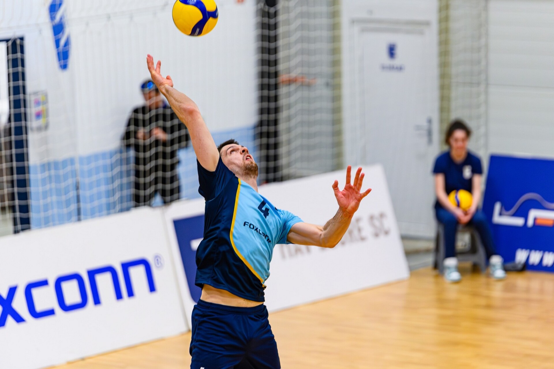 Đurović u novom finalu, Zvicer na korak