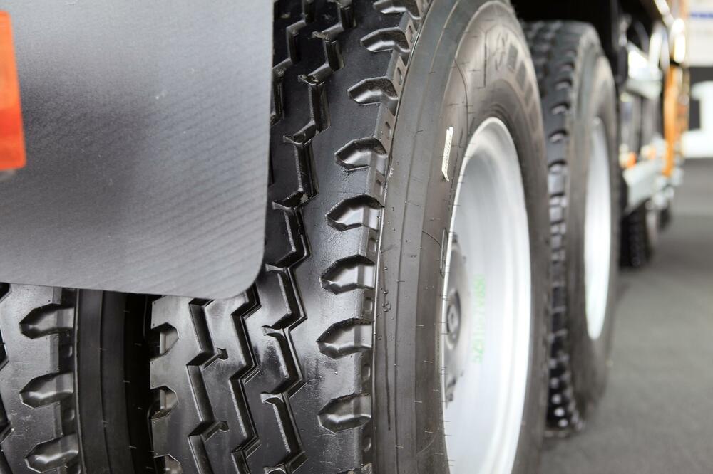 Pljevlja: U eksploziji kamionske gume povrijeđena jedna osoba