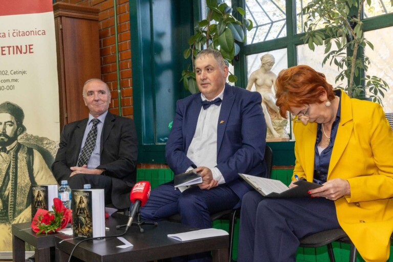 Okovi i lanci: Poezija otpora, slobode i odbrane identiteta