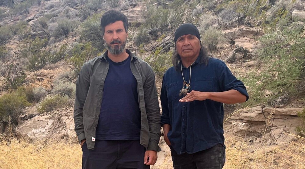 Fotografija: Andrija Lekić i Vensler Nosi, bivši poglavica (chairman) San Karlos plemena Apača i plemenski lider