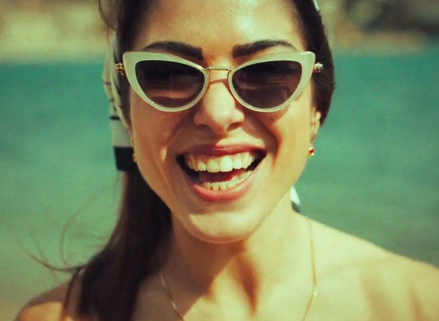 Vatra priziva ljeto novim singlom “Razglednica”