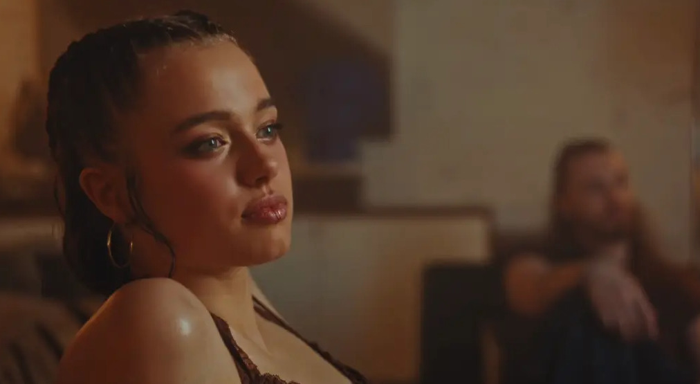 Nevjerovatna sličnost sa slavnom mamom, Šajlo Džoli zablistala u muzičkom spotu