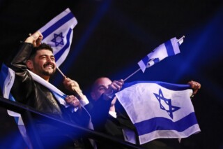 Noam Betan (lijevo); Foto: EPA/HANNIBAL HANSCHKE