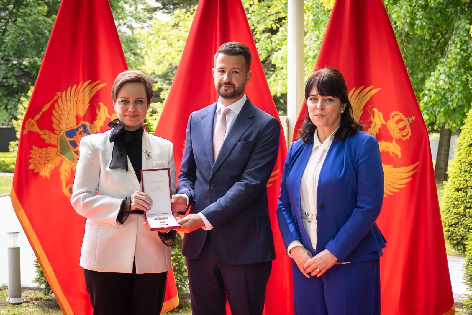 Ćerke Branka Lukovca; Foto: Kancelarija za odnose sa javnošću Predsjednika