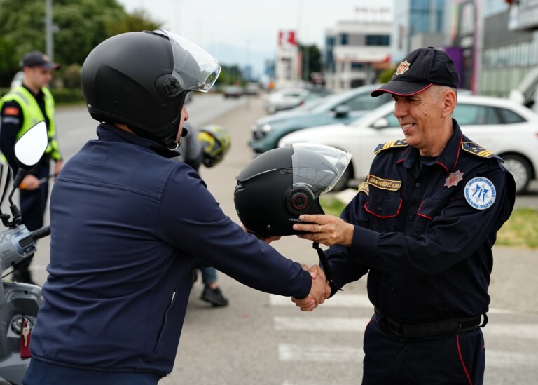 „Bezbjedno na dva točka“: Podijeljene kacige i upućen apel motociklistima