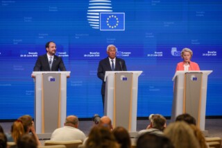 Nikos Hristodulidis Ursula fon der Lajen i Antonio Košta, Foto: EPA/OLIVIER HOSLET