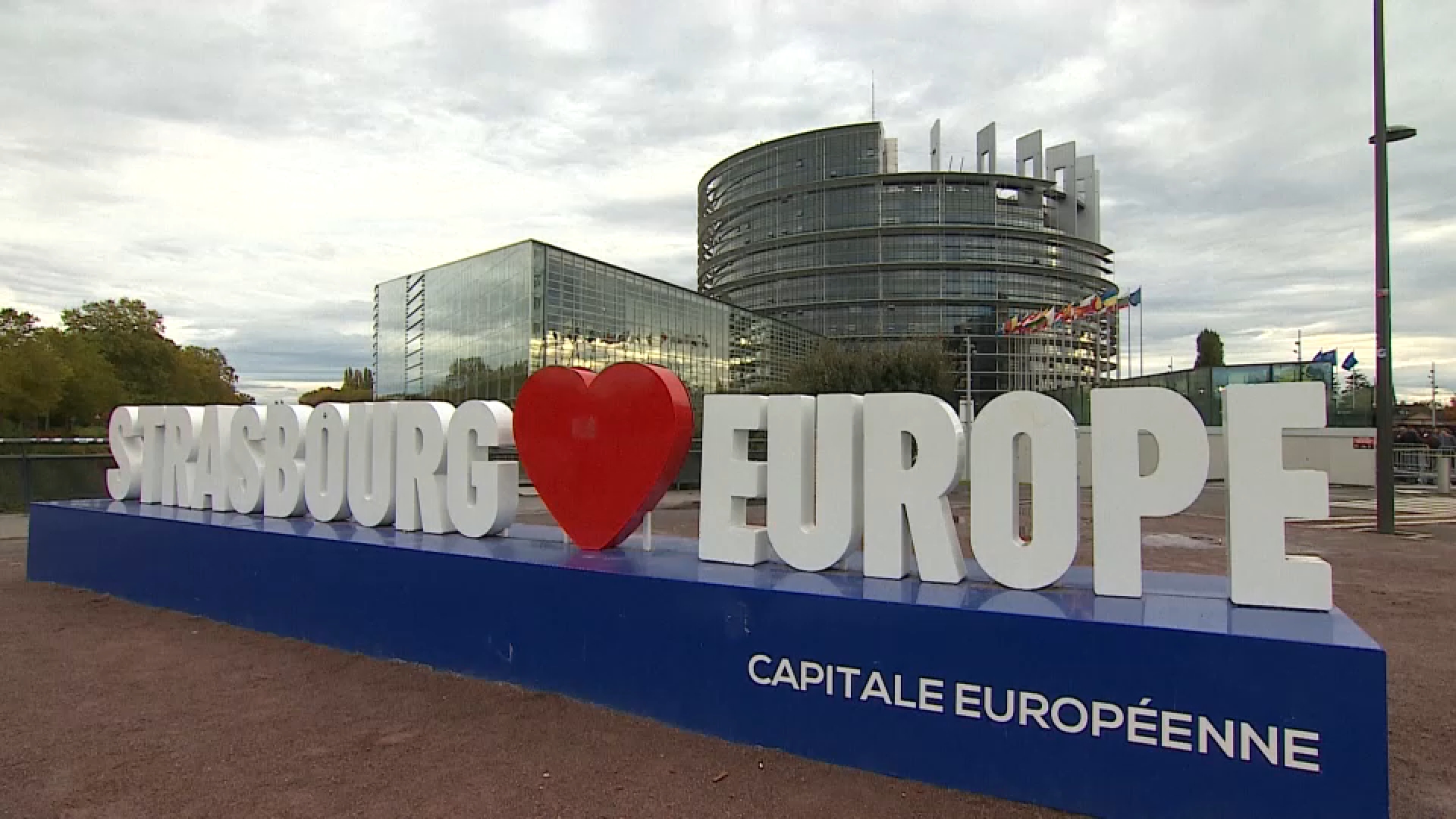 Evroposlanici podržali osnivanje centra EU za demokratsku otpornost
