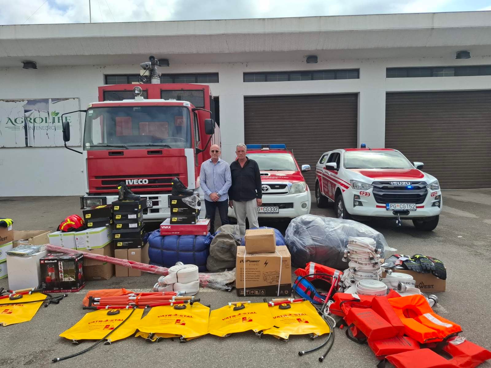 Direktorat ustupio Službi zaštite i spašavanja Tuzi zaštitnu opremu i materijalno-tehnička sredstva