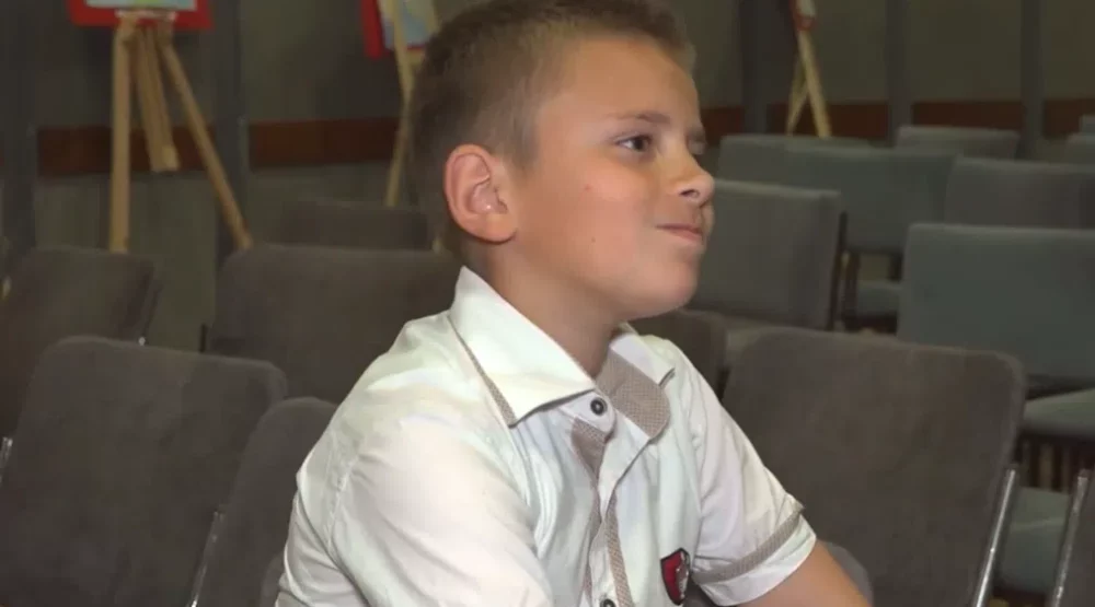 Dok vršnjaci idu na more, mladi Nikola čuva stoku na Javorju