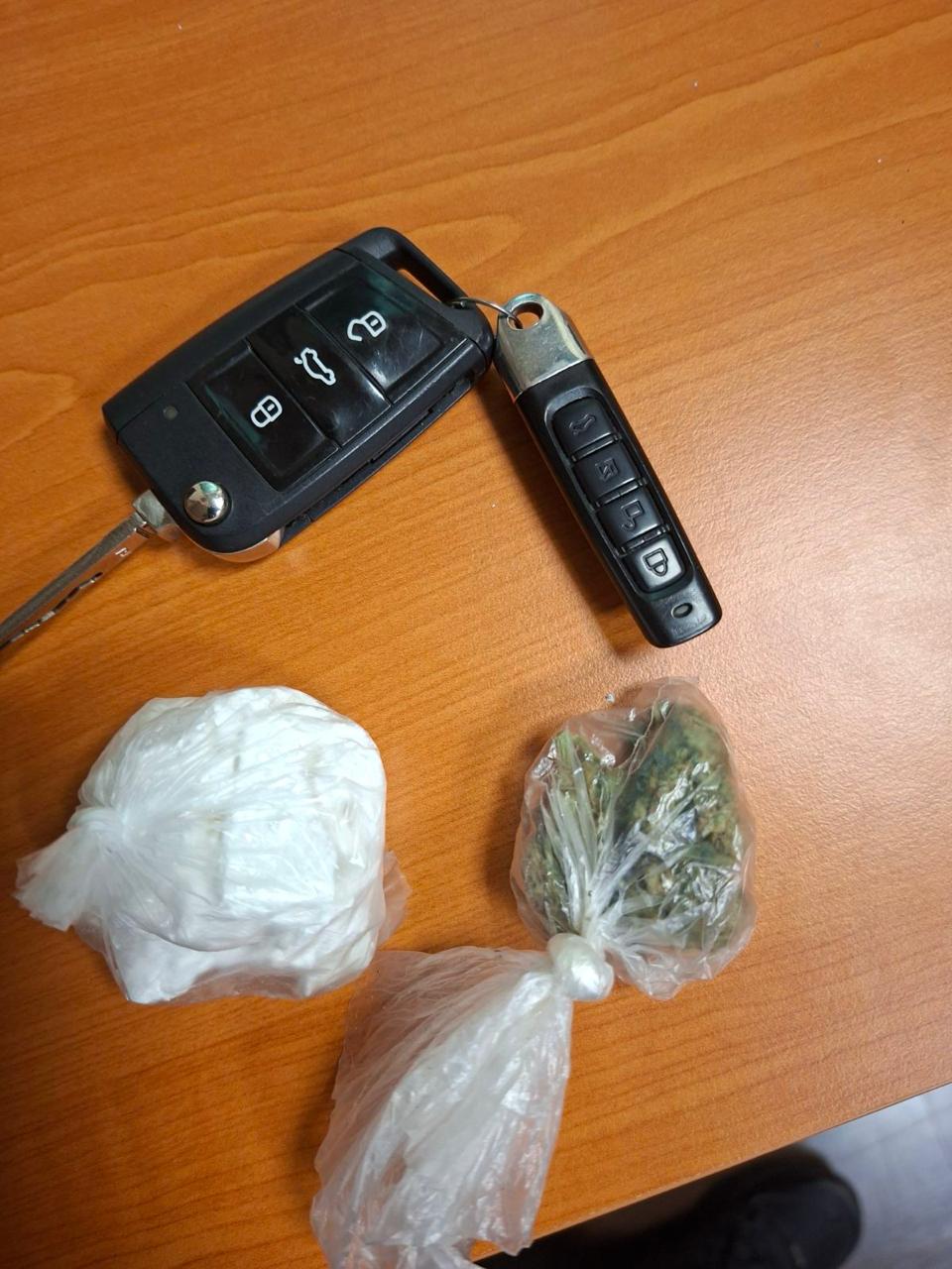 Cetinje: Nikšićanka vozila pod dejstvom droga, kod suvozača 