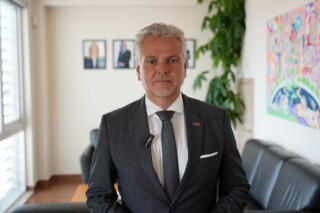 Johan Satler, Evropska kuća