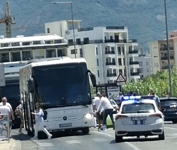 Šušanj: U saobraćajnoj nezgodi teško povrijeđen šesnaestogodišnjak