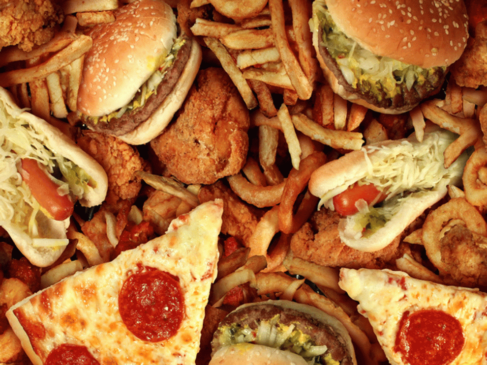 Citizens report spoiled food: Inspectors shut down five businesses and block defective imports