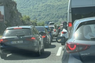 Gužva na putu (Foto: Patrola CG)